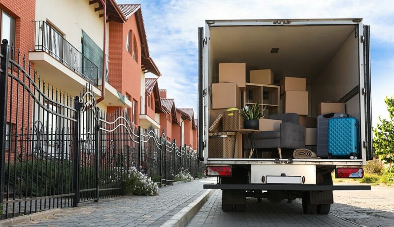 Pros and Cons of DIY Moving vs. Professionals